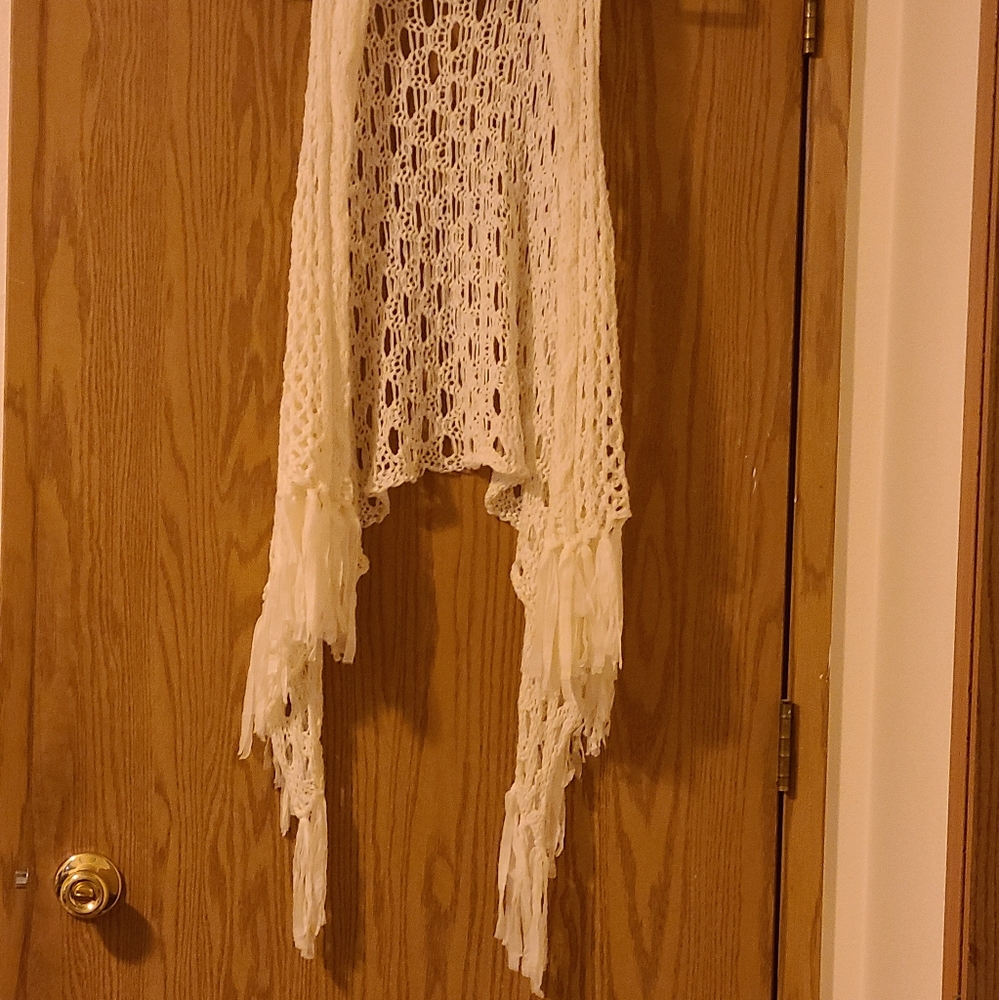 Vertigo crochet sleevless cardigan